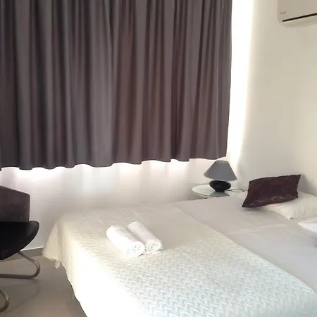 מלון דירות Panklitos Tourist 3*