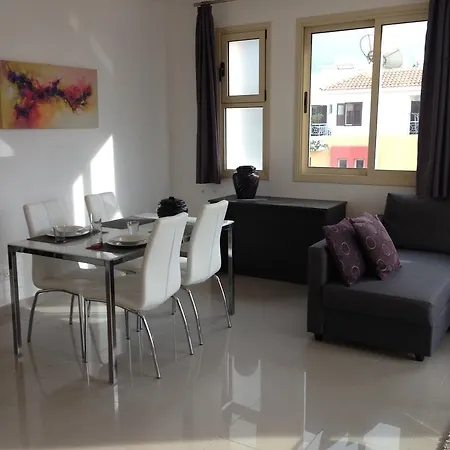 מלון דירות Panklitos Tourist 3*