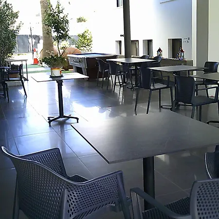潘克利托斯旅游公寓酒店 Paphos