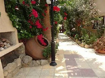 潘克利托斯旅游公寓酒店 2* Paphos